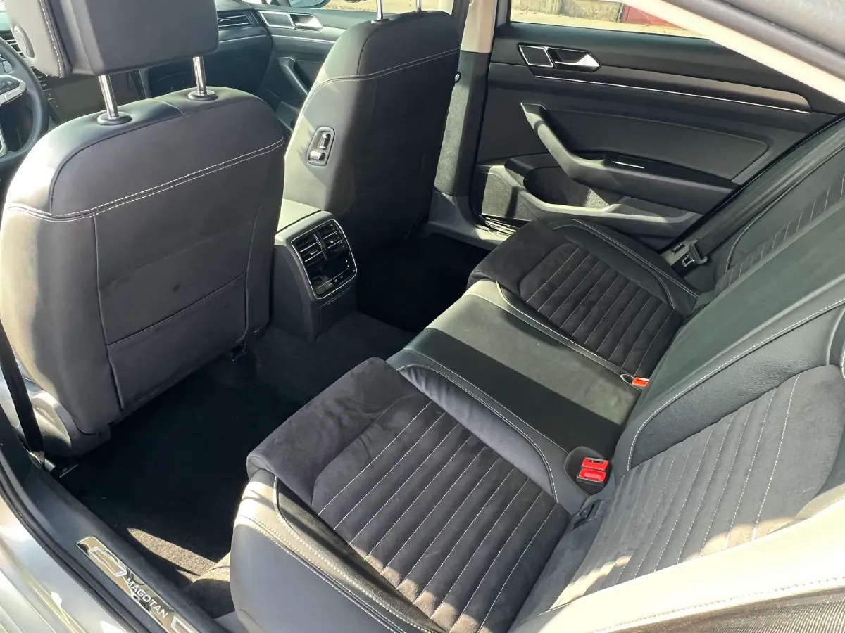 2020 Volkswagen Magotan 2.0T 186HP L4 7DCT,autocango,china used car exporter,china ev exporter,chinese used car exporter,chinese used ev exporter