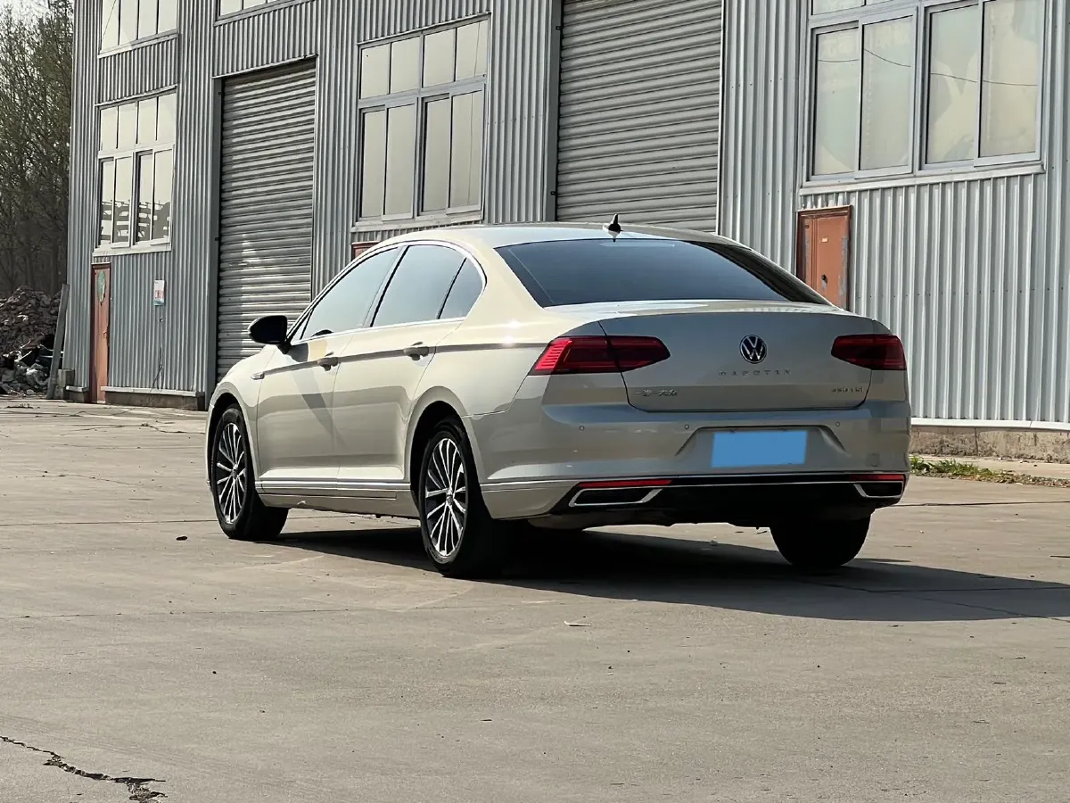 2020 Volkswagen Magotan 2.0T 186HP L4 7DCT,autocango,china used car exporter,china ev exporter,chinese used car exporter,chinese used ev exporter