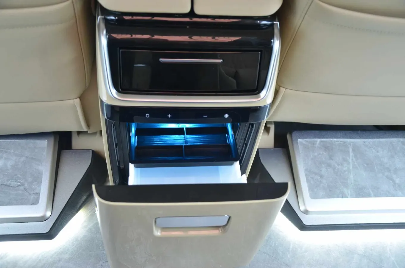 2025 Buick GL8 2.0T 237HP L4 9AT,autocango,china used car exporter,china ev exporter,chinese used car exporter,chinese used ev exporter