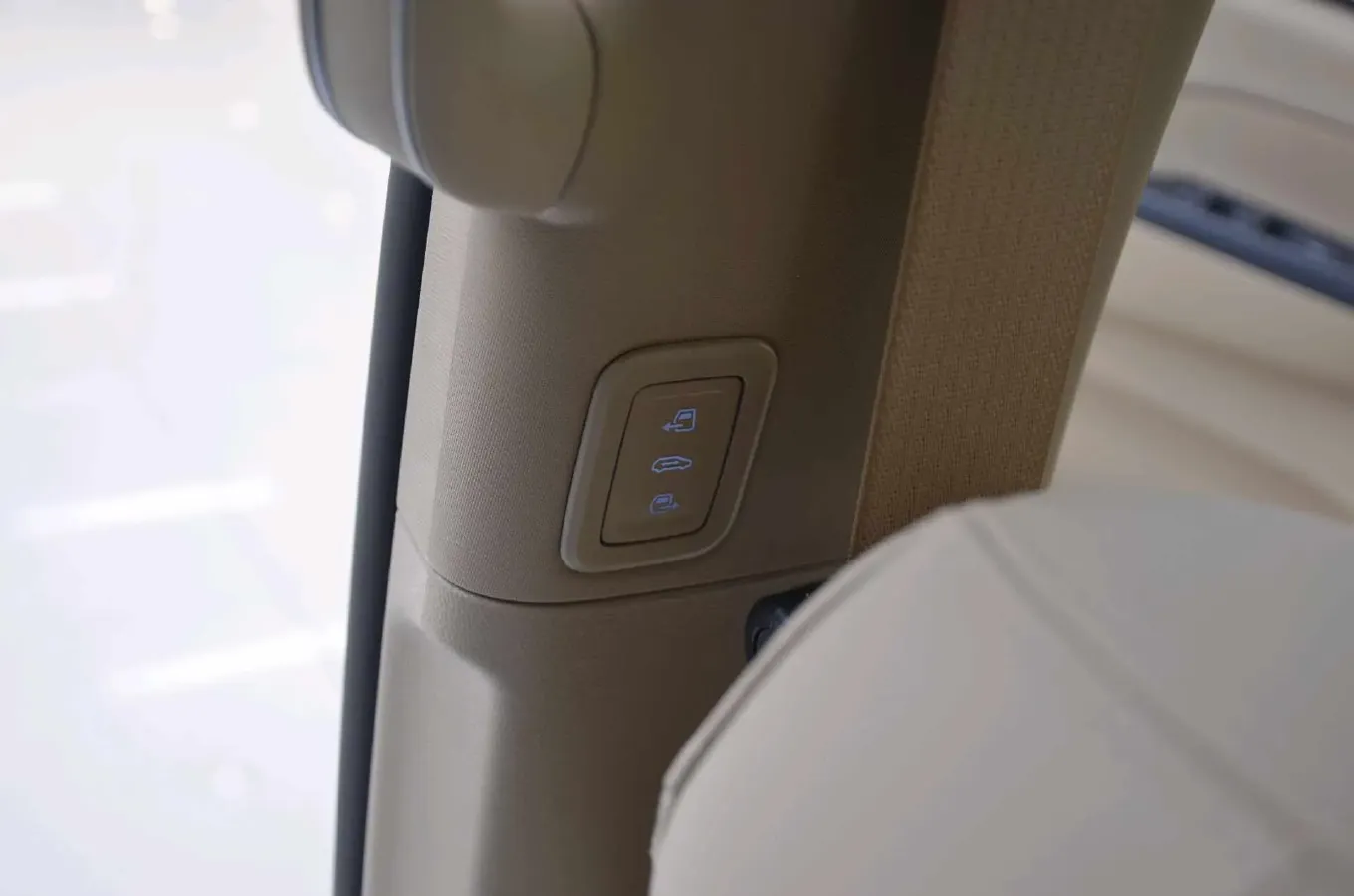 2025 Buick GL8 2.0T 237HP L4 9AT,autocango,china used car exporter,china ev exporter,chinese used car exporter,chinese used ev exporter