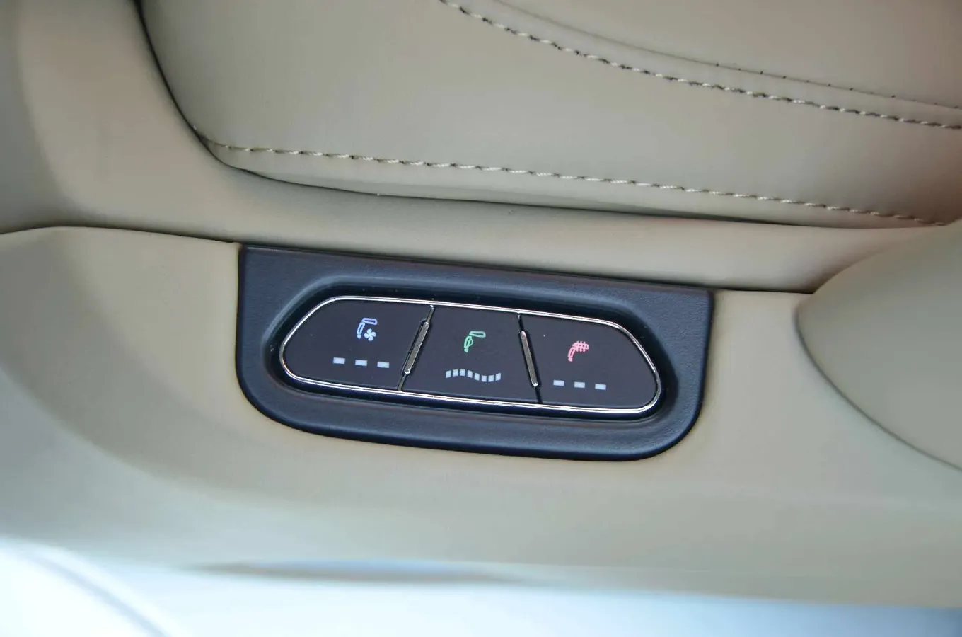 2025 Buick GL8 2.0T 237HP L4 9AT,autocango,china used car exporter,china ev exporter,chinese used car exporter,chinese used ev exporter