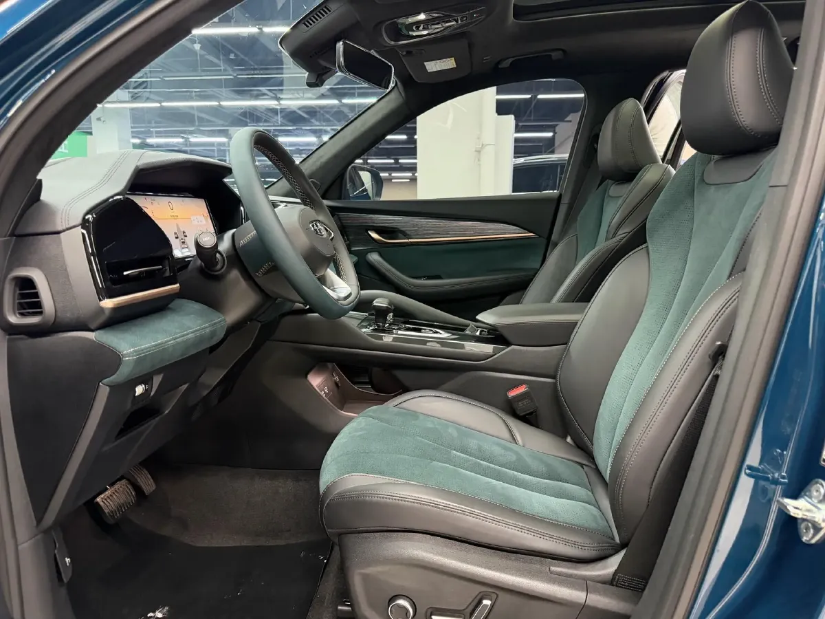 2021 Geely Monjaro 2.0T 238HP L4 8AT,autocango,china used car exporter,china ev exporter,chinese used car exporter,chinese used ev exporter