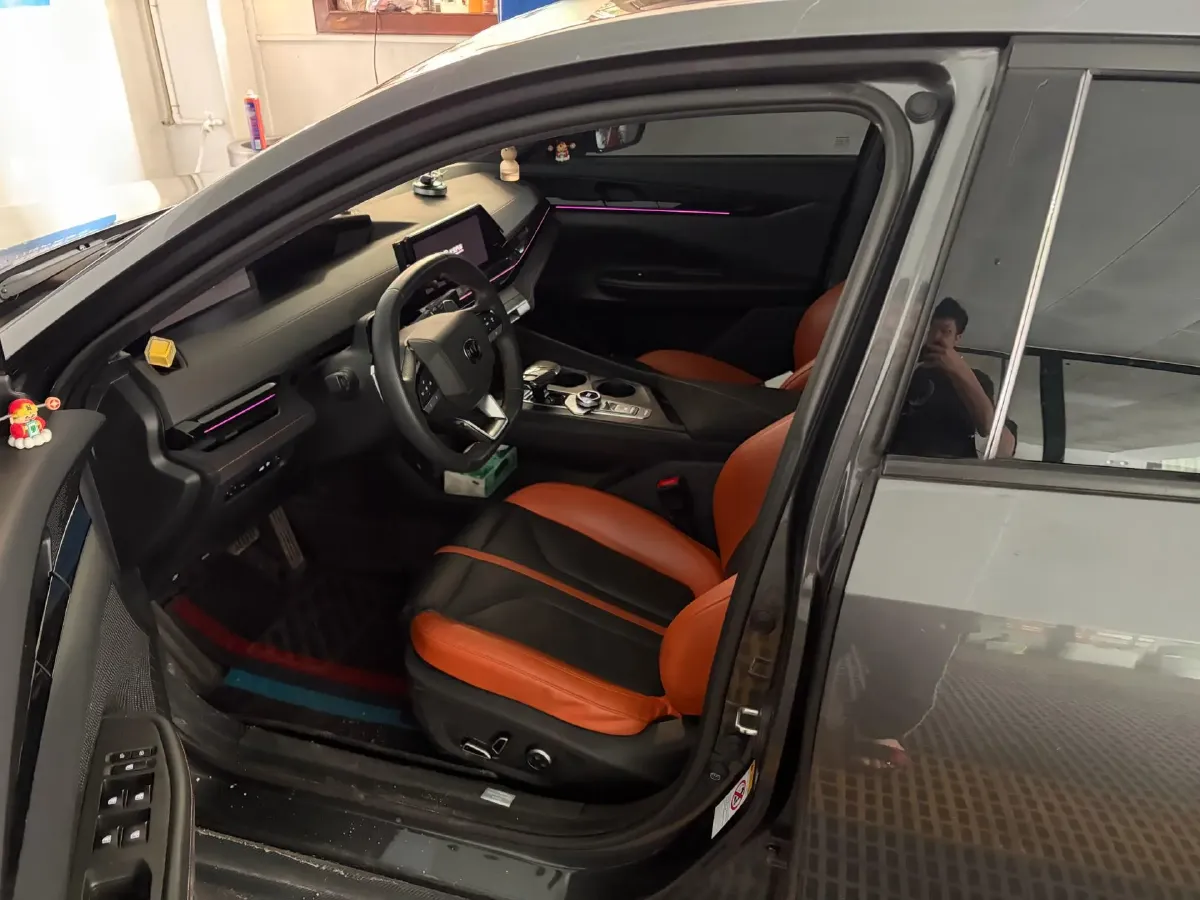 2024 ChangAn UNI-V 1.5T 188HP L4 7DCT,autocango,china used car exporter,china ev exporter,chinese used car exporter,chinese used ev exporter