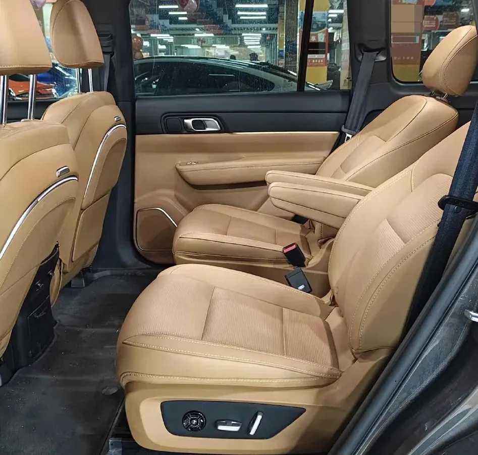 2021 Li ONE Range Extended 131HP REEV 40.5KWH,autocango,china used car exporter,china ev exporter,chinese used car exporter,chinese used ev exporter