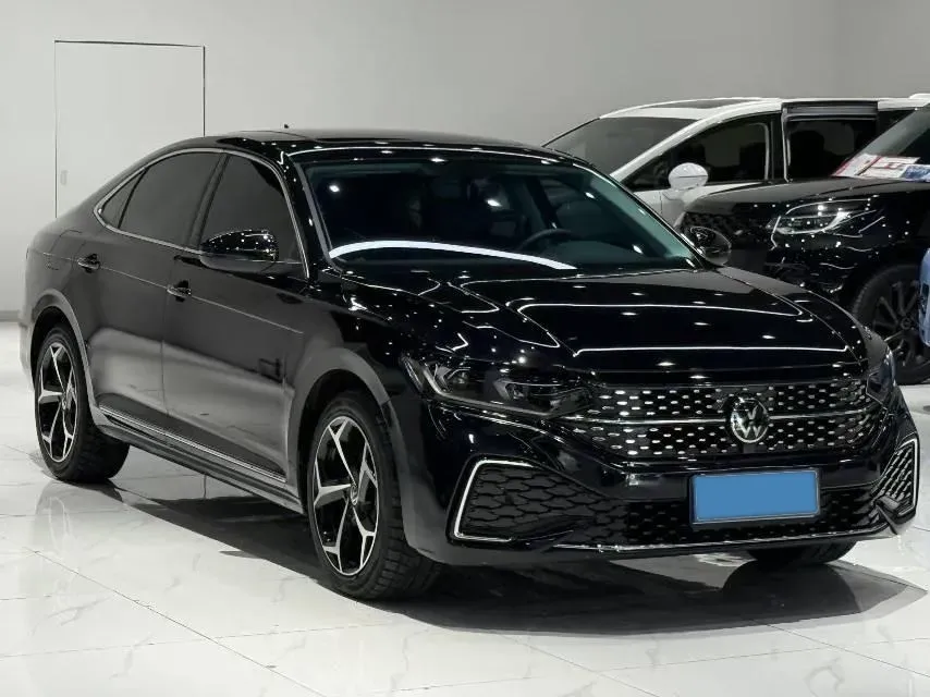 2025 Volkswagen Passat 2.0T 186HP L4 7DCT,autocango,china used car exporter,china ev exporter,chinese used car exporter,chinese used ev exporter