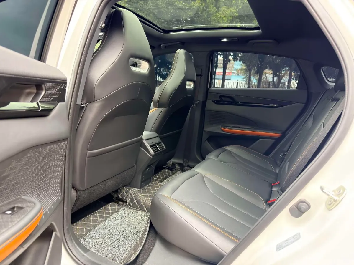 2024 ChangAn UNI-V 1.5T 188HP L4 7DCT,autocango,china used car exporter,china ev exporter,chinese used car exporter,chinese used ev exporter