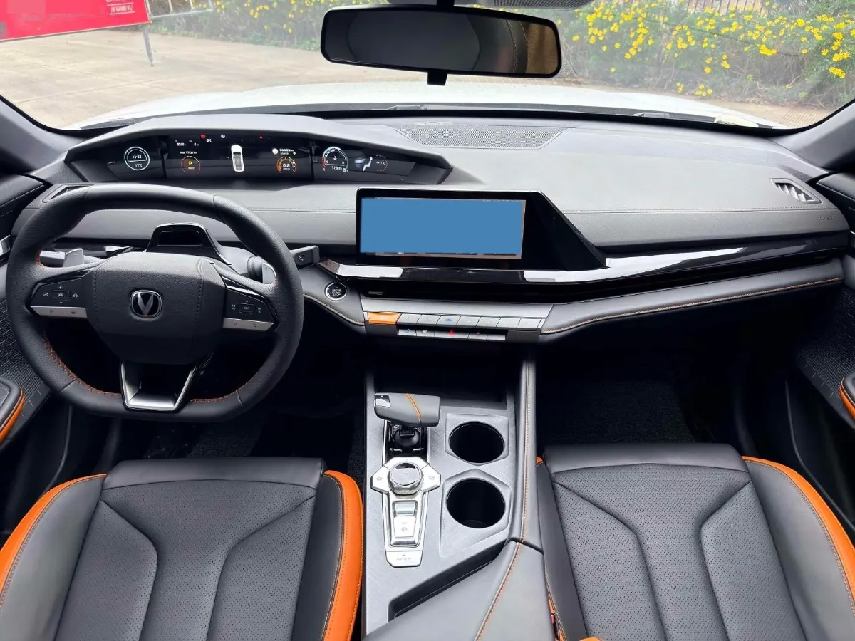 2024 ChangAn UNI-V 1.5T 188HP L4 7DCT,autocango,china used car exporter,china ev exporter,chinese used car exporter,chinese used ev exporter