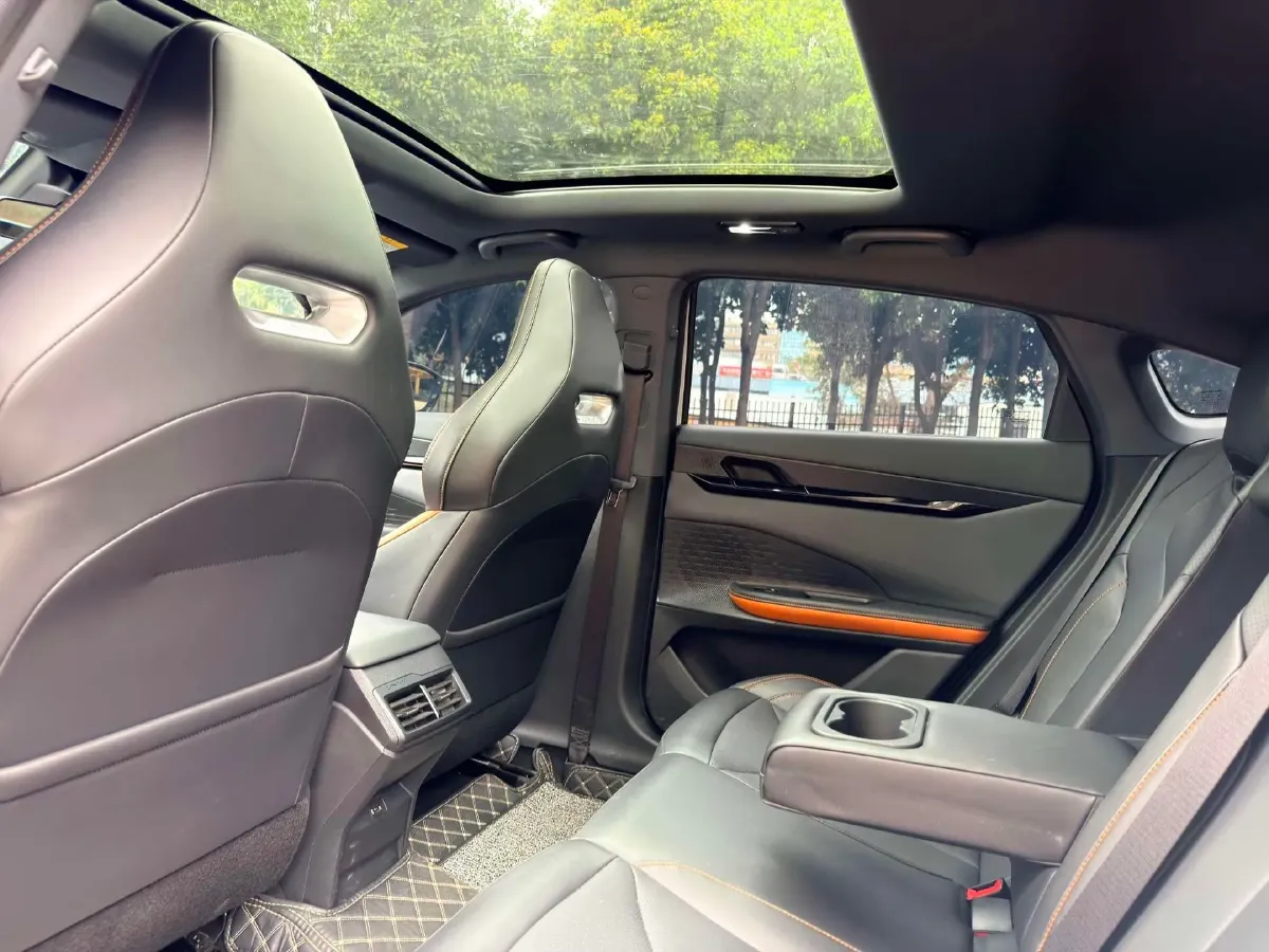 2024 ChangAn UNI-V 1.5T 188HP L4 7DCT,autocango,china used car exporter,china ev exporter,chinese used car exporter,chinese used ev exporter