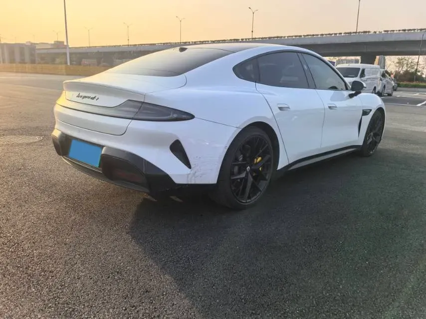 2024 MI SU7 BEV 101KWH,autocango,china used car exporter,china ev exporter,chinese used car exporter,chinese used ev exporter