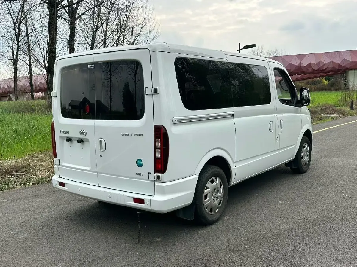 2024 MAXUS XinTu V80 2.0T 147HP L4 6SMG,autocango,china used car exporter,china ev exporter,chinese used car exporter,chinese used ev exporter