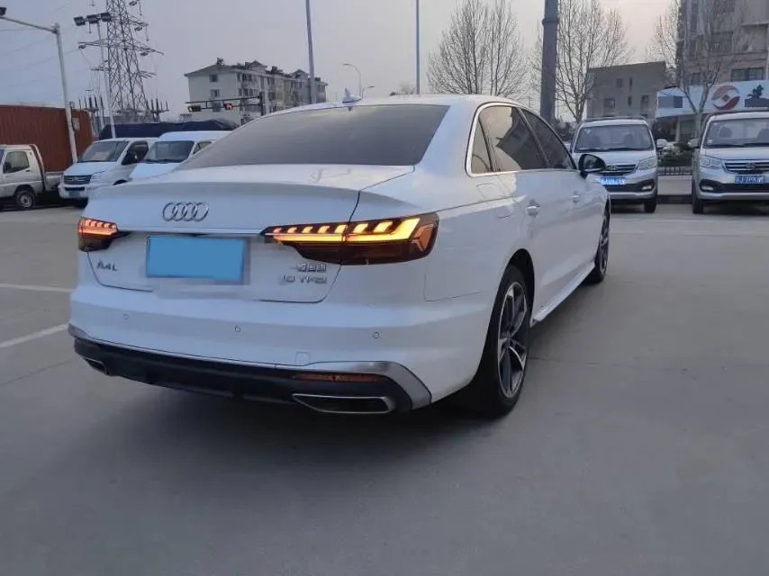 2020 Audi A4L 2.0T 190HP L4 7DCT,autocango,china used car exporter,china ev exporter,chinese used car exporter,chinese used ev exporter