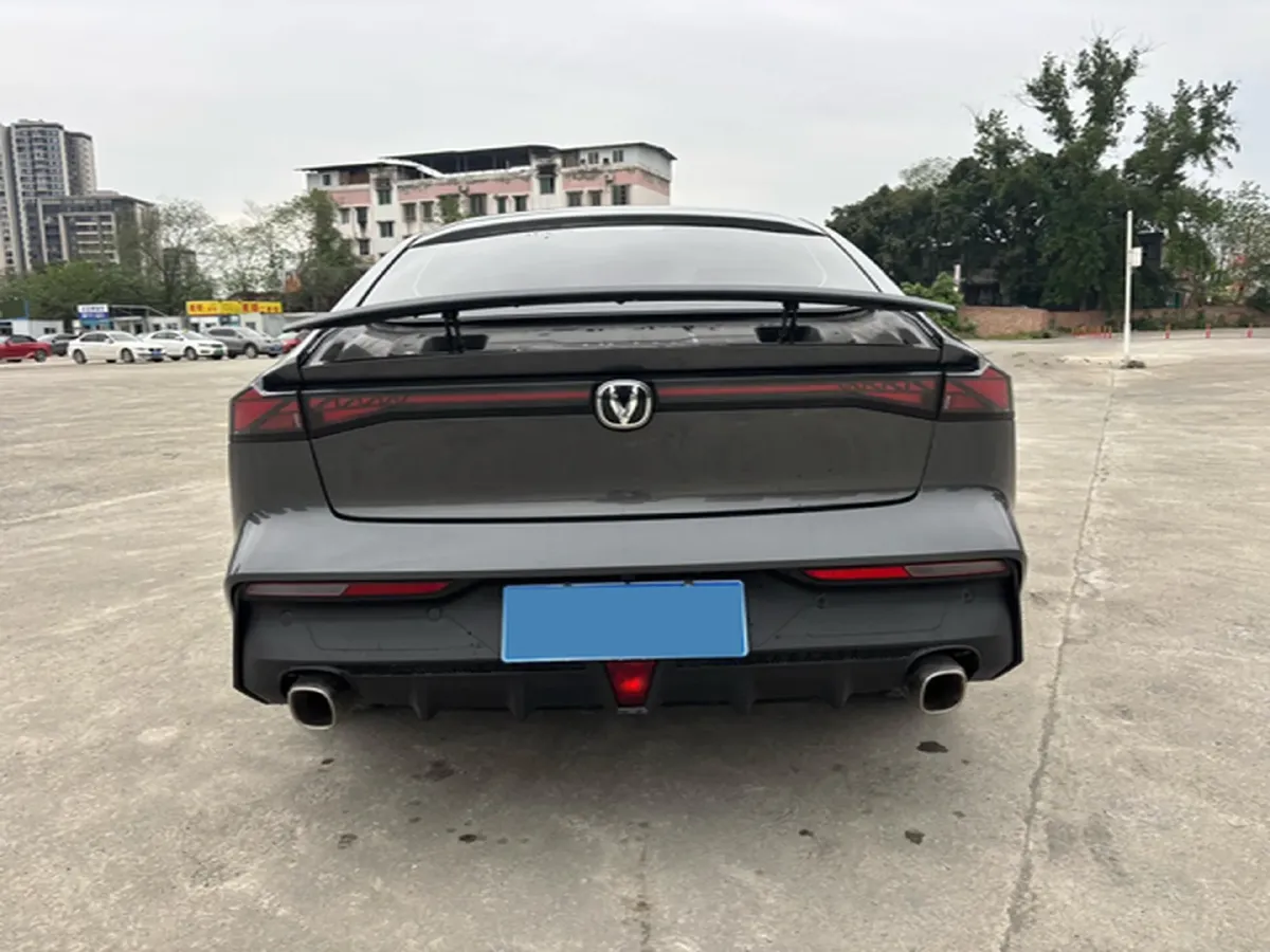 2023 ChangAn UNI-V 1.5T 188HP L4 7DCT,autocango,china used car exporter,china ev exporter,chinese used car exporter,chinese used ev exporter