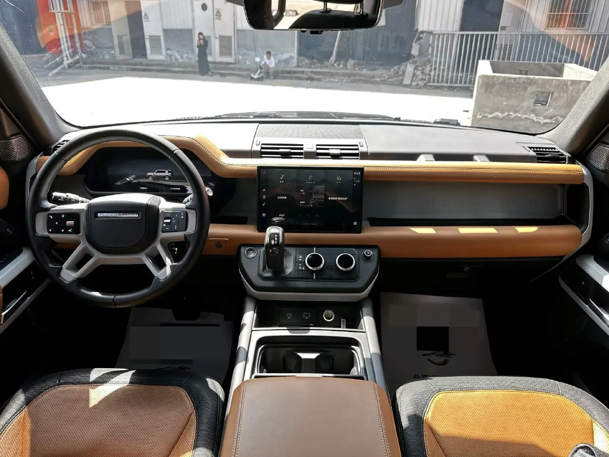 2024 Land Rover Defender 3.0T 400HP L6 8AT,autocango,china used car exporter,china ev exporter,chinese used car exporter,chinese used ev exporter