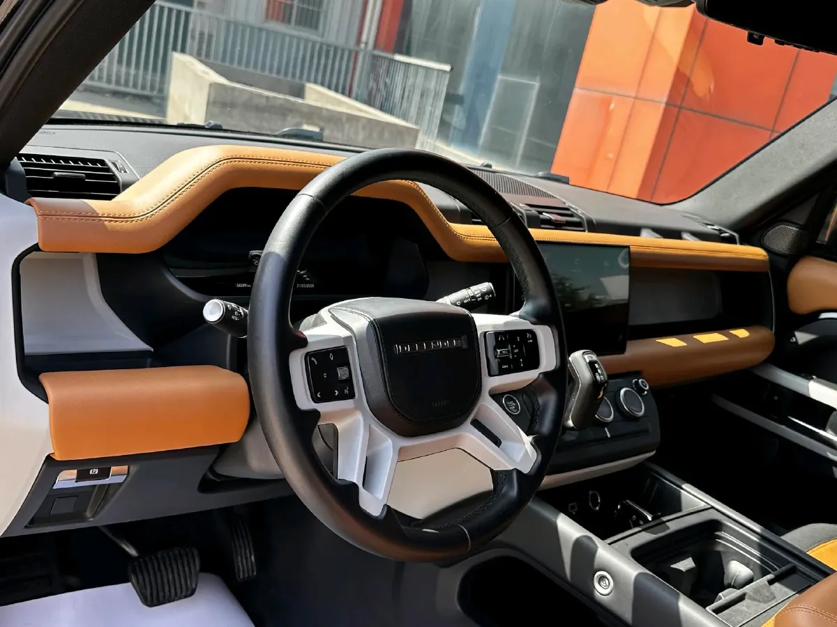 2024 Land Rover Defender 3.0T 400HP L6 8AT,autocango,china used car exporter,china ev exporter,chinese used car exporter,chinese used ev exporter