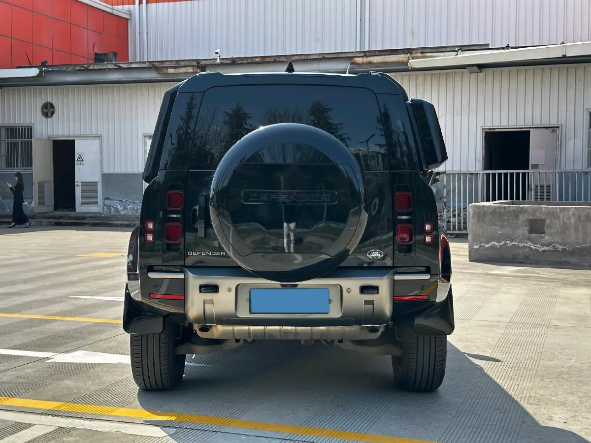 2024 Land Rover Defender 3.0T 400HP L6 8AT,autocango,china used car exporter,china ev exporter,chinese used car exporter,chinese used ev exporter