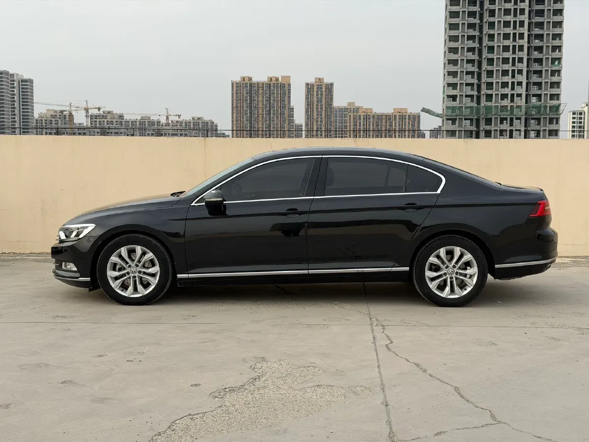 2018 Volkswagen Magotan 1.8T 180HP L4 7DCT,autocango,china used car exporter,china ev exporter,chinese used car exporter,chinese used ev exporter