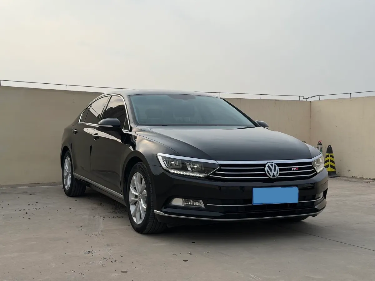 2018 Volkswagen Magotan 1.8T 180HP L4 7DCT,autocango,china used car exporter,china ev exporter,chinese used car exporter,chinese used ev exporter