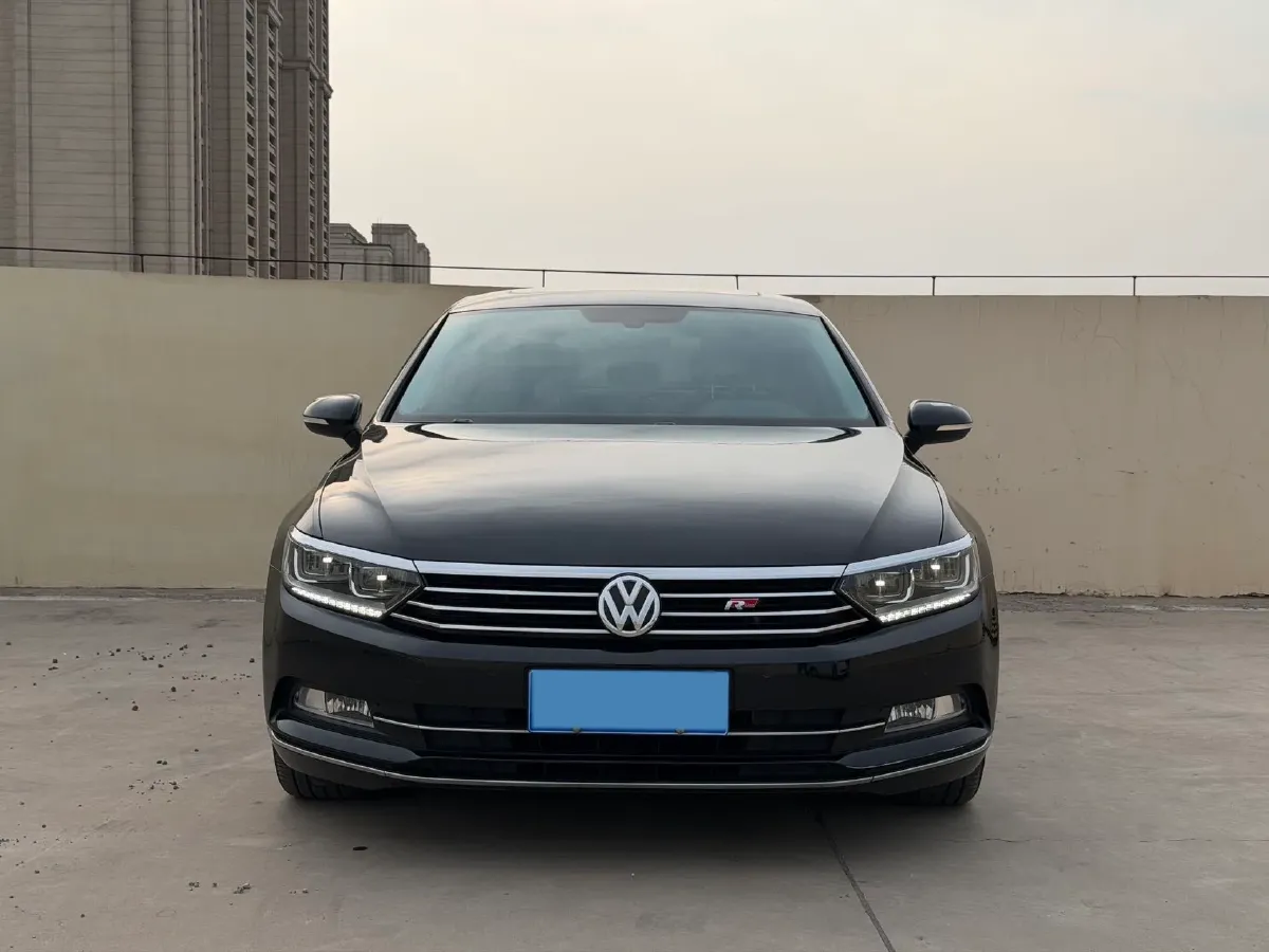 2018 Volkswagen Magotan 1.8T 180HP L4 7DCT,autocango,china used car exporter,china ev exporter,chinese used car exporter,chinese used ev exporter