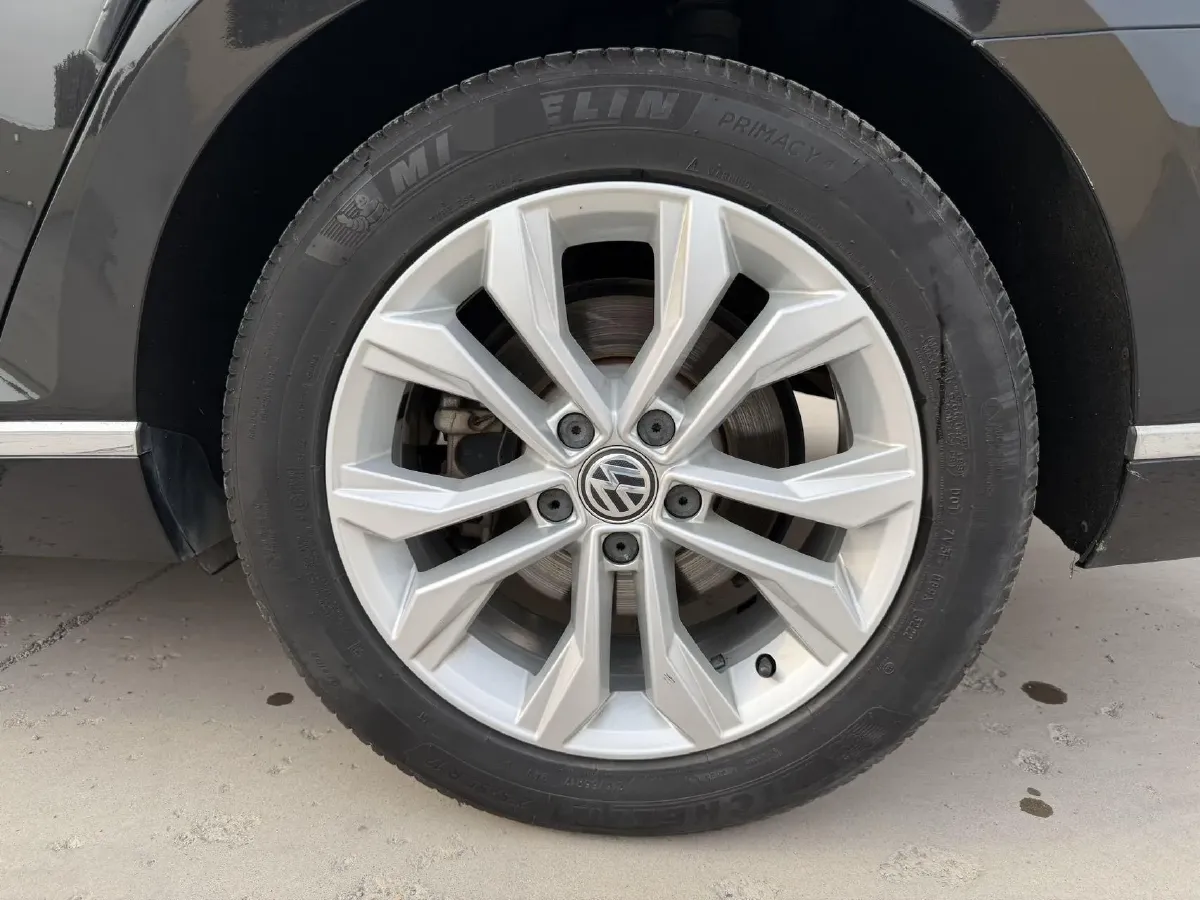 2018 Volkswagen Magotan 1.8T 180HP L4 7DCT,autocango,china used car exporter,china ev exporter,chinese used car exporter,chinese used ev exporter