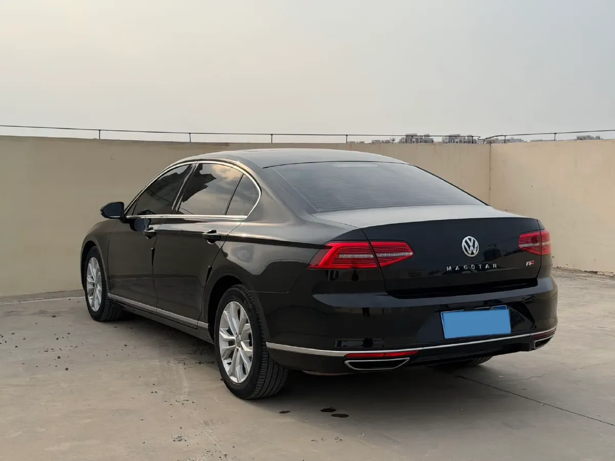 2018 Volkswagen Magotan 1.8T 180HP L4 7DCT,autocango,china used car exporter,china ev exporter,chinese used car exporter,chinese used ev exporter
