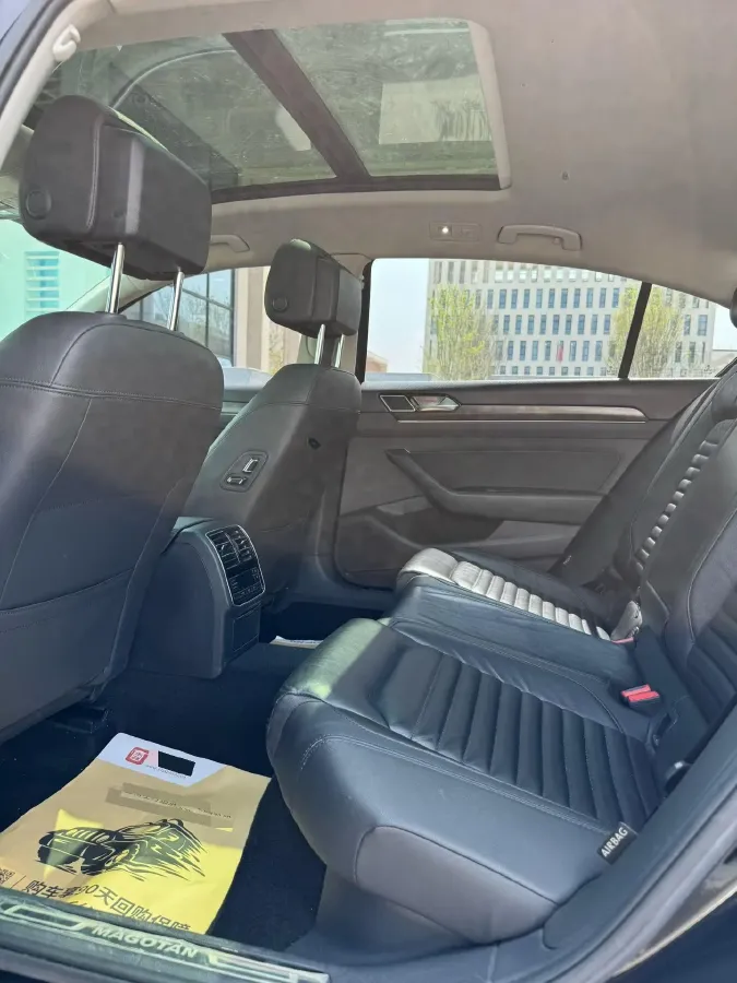 2019 Volkswagen Magotan 2.0T 186HP L4 7DCT,autocango,china used car exporter,china ev exporter,chinese used car exporter,chinese used ev exporter