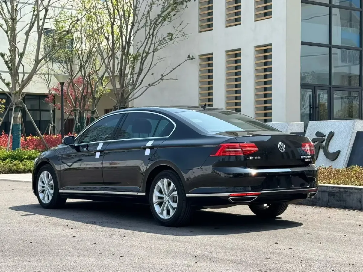 2019 Volkswagen Magotan 2.0T 186HP L4 7DCT,autocango,china used car exporter,china ev exporter,chinese used car exporter,chinese used ev exporter