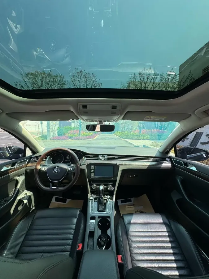 2019 Volkswagen Magotan 2.0T 186HP L4 7DCT,autocango,china used car exporter,china ev exporter,chinese used car exporter,chinese used ev exporter