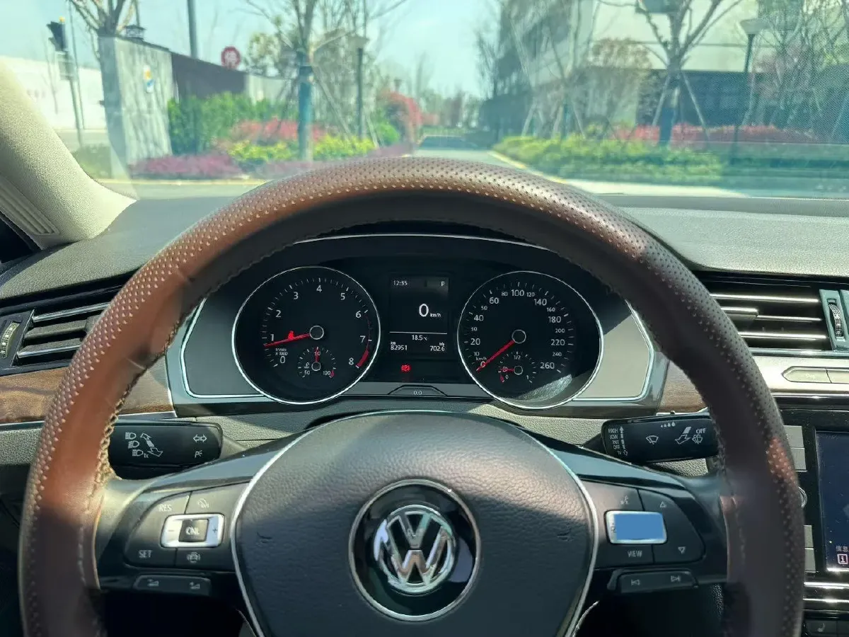 2019 Volkswagen Magotan 2.0T 186HP L4 7DCT,autocango,china used car exporter,china ev exporter,chinese used car exporter,chinese used ev exporter