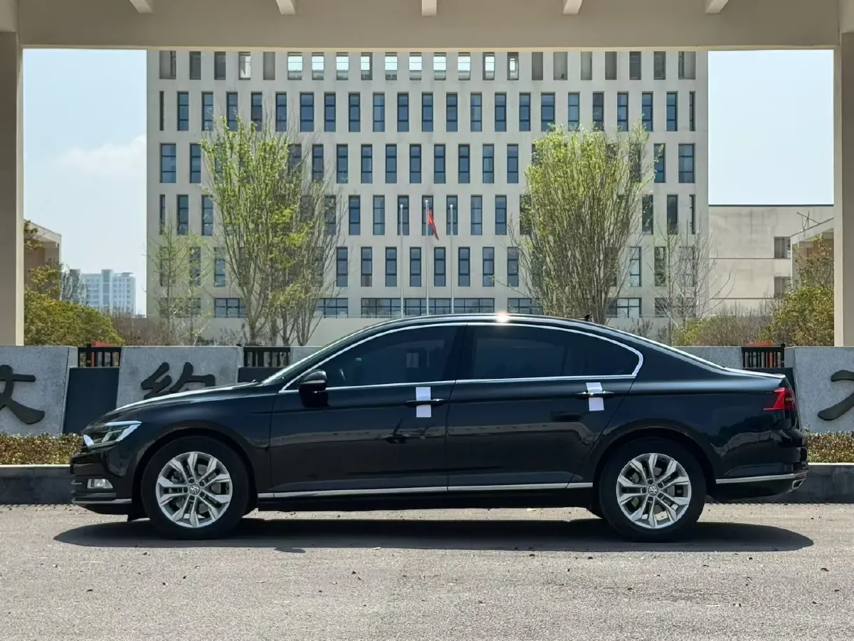 2019 Volkswagen Magotan 2.0T 186HP L4 7DCT,autocango,china used car exporter,china ev exporter,chinese used car exporter,chinese used ev exporter