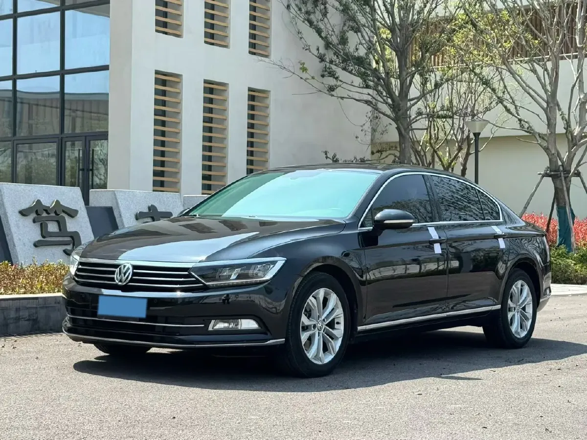 2019 Volkswagen Magotan 2.0T 186HP L4 7DCT,autocango,china used car exporter,china ev exporter,chinese used car exporter,chinese used ev exporter