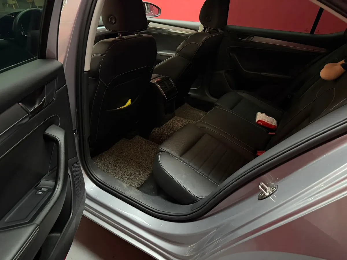 2019 Skoda Superb 1.4T 150HP L4 7DCT,autocango,china used car exporter,china ev exporter,chinese used car exporter,chinese used ev exporter