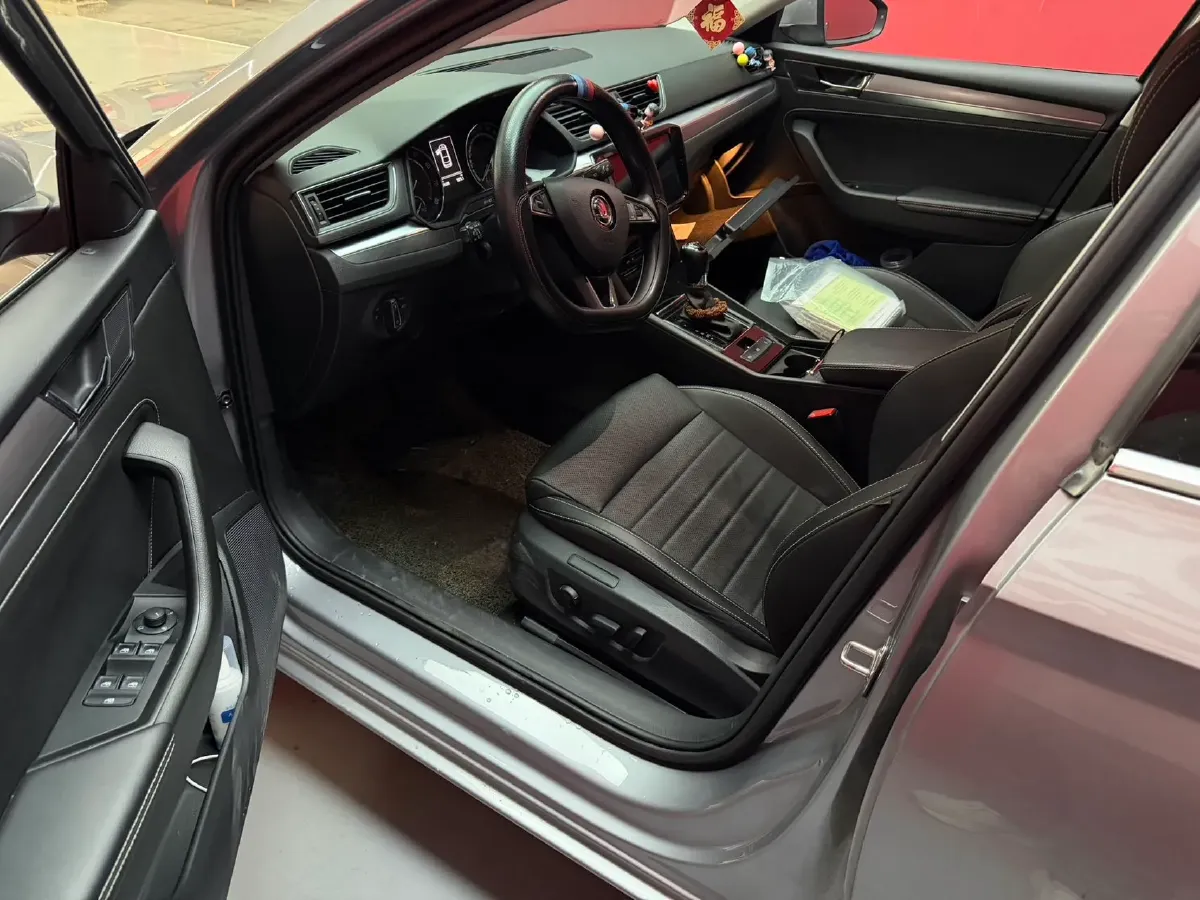 2019 Skoda Superb 1.4T 150HP L4 7DCT,autocango,china used car exporter,china ev exporter,chinese used car exporter,chinese used ev exporter