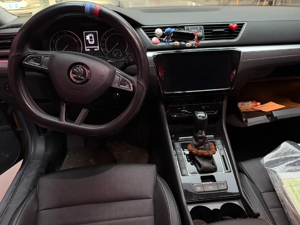 2019 Skoda Superb 1.4T 150HP L4 7DCT,autocango,china used car exporter,china ev exporter,chinese used car exporter,chinese used ev exporter