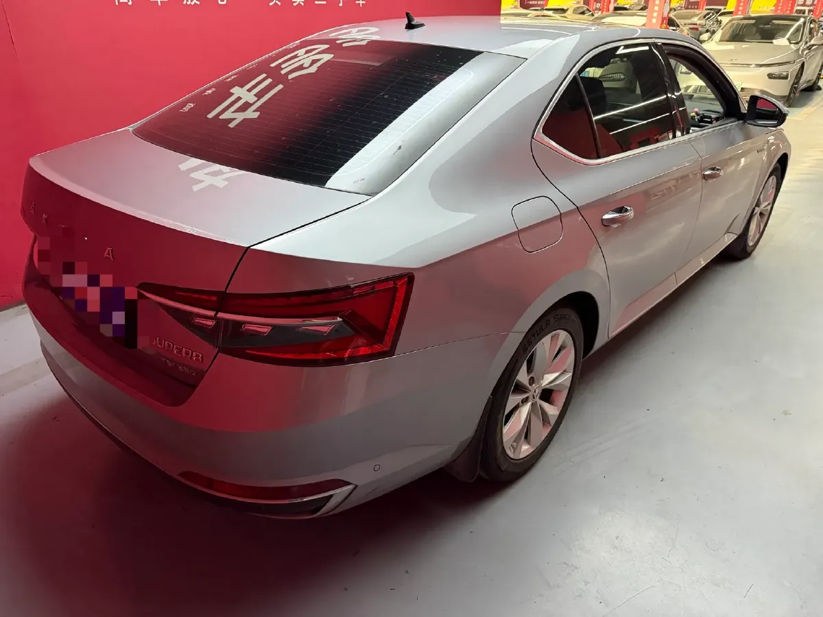 2019 Skoda Superb 1.4T 150HP L4 7DCT,autocango,china used car exporter,china ev exporter,chinese used car exporter,chinese used ev exporter