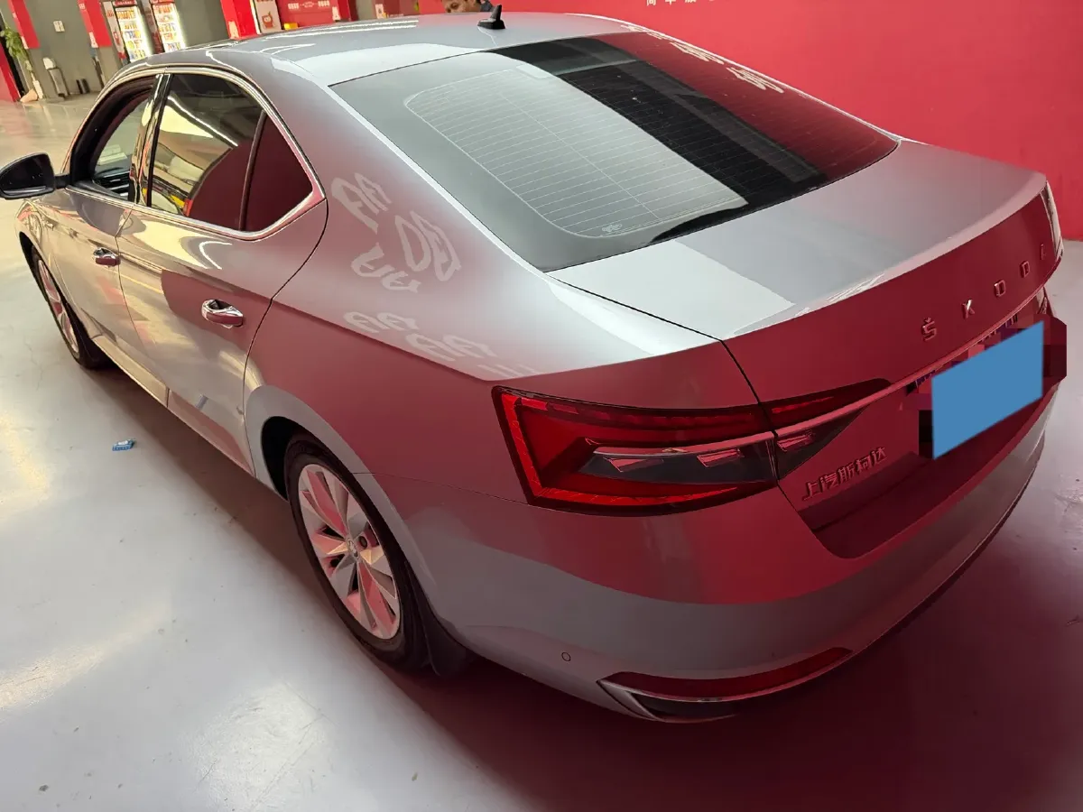 2019 Skoda Superb 1.4T 150HP L4 7DCT,autocango,china used car exporter,china ev exporter,chinese used car exporter,chinese used ev exporter