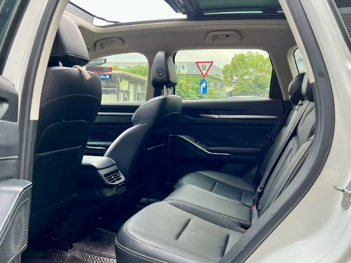 2023 Haval H6 1.5T 154HP L4 2DHT PHEV 19.94KWH,autocango,china used car exporter,china ev exporter,chinese used car exporter,chinese used ev exporter