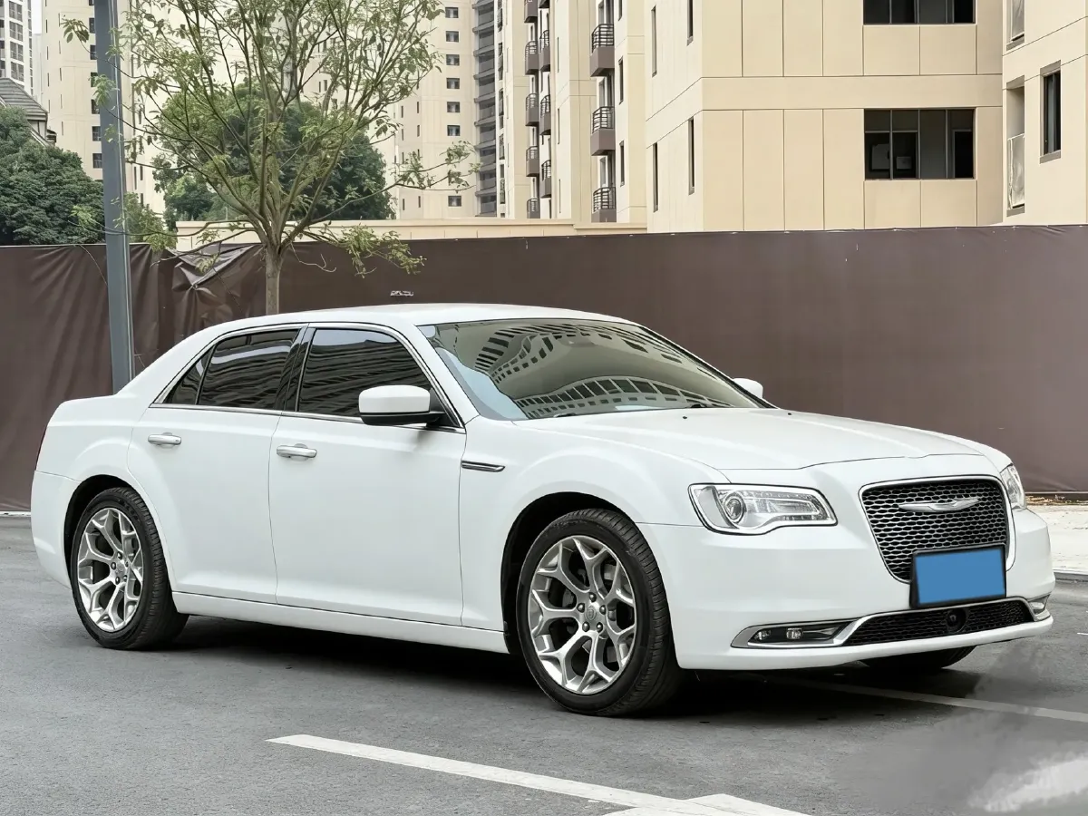 2016 Chrysler 300C 3.0L 234HP V6 8AT,autocango,china used car exporter,china ev exporter,chinese used car exporter,chinese used ev exporter