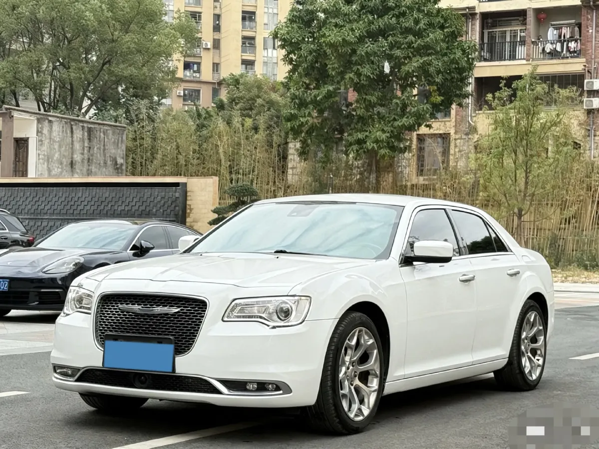 2016 Chrysler 300C 3.0L 234HP V6 8AT,autocango,china used car exporter,china ev exporter,chinese used car exporter,chinese used ev exporter