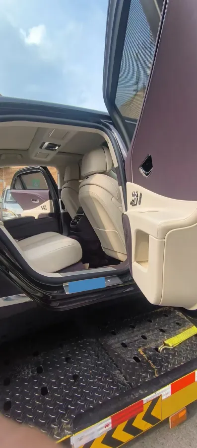 2024 Bentley Flying Spur 4.0T 549HP V8 8DCT,autocango,china used car exporter,china ev exporter,chinese used car exporter,chinese used ev exporter