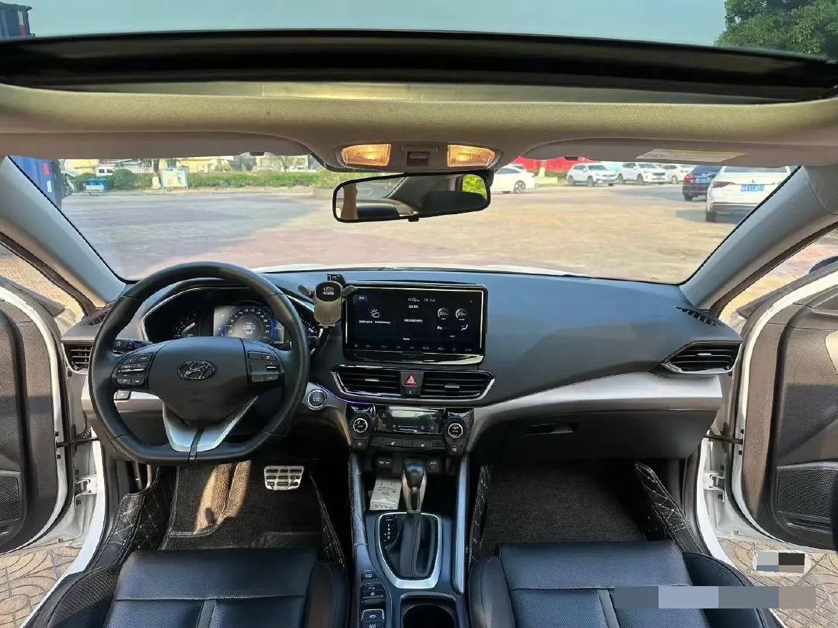 2021 Hyundai La Festa 1.6T 204HP L4 7DCT,autocango,china used car exporter,china ev exporter,chinese used car exporter,chinese used ev exporter