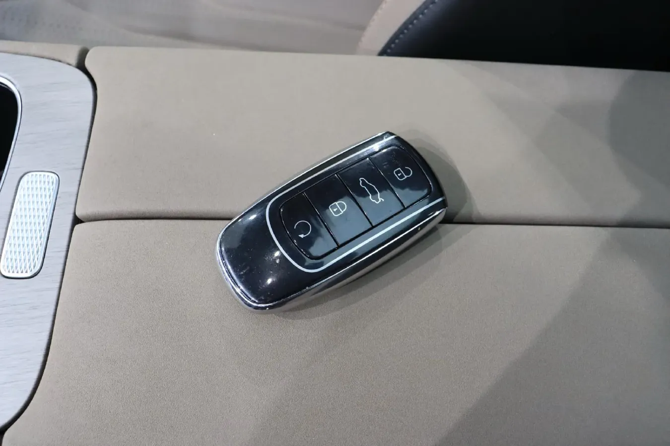 2025 Chery Tiggo8 PLUS C-DM 1.5T 156HP L4 1DHT PHEV,autocango,china used car exporter,china ev exporter,chinese used car exporter,chinese used ev exporter