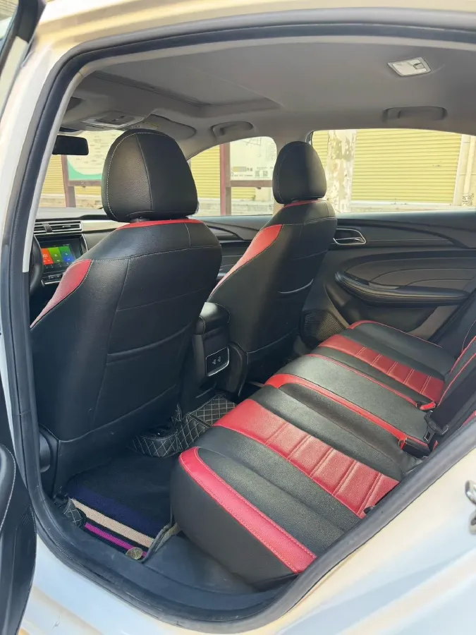 2020 Roewe i5 1.5L 120HP L4 CVT,autocango,china used car exporter,china ev exporter,chinese used car exporter,chinese used ev exporter