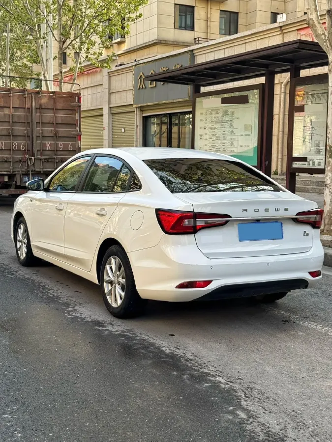 2020 Roewe i5 1.5L 120HP L4 CVT,autocango,china used car exporter,china ev exporter,chinese used car exporter,chinese used ev exporter