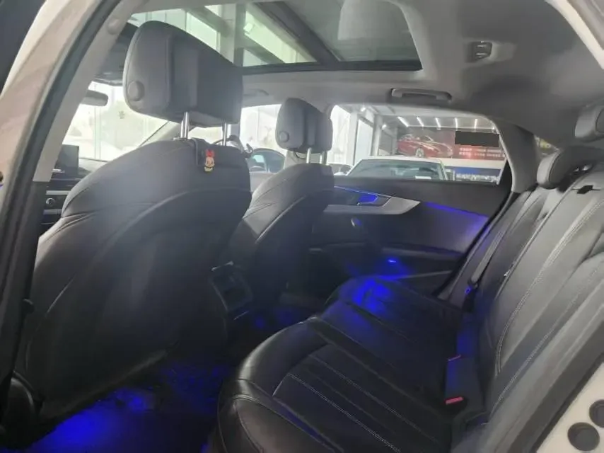 2020 Audi A4L 2.0T 190HP L4 7DCT,autocango,china used car exporter,china ev exporter,chinese used car exporter,chinese used ev exporter