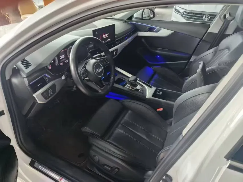 2020 Audi A4L 2.0T 190HP L4 7DCT,autocango,china used car exporter,china ev exporter,chinese used car exporter,chinese used ev exporter