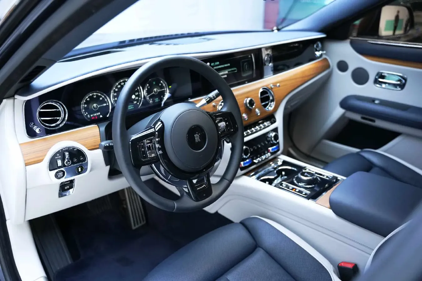 2021 Rolls-Royce Ghost 6.7T 571HP V12 8AT,autocango,china used car exporter,china ev exporter,chinese used car exporter,chinese used ev exporter