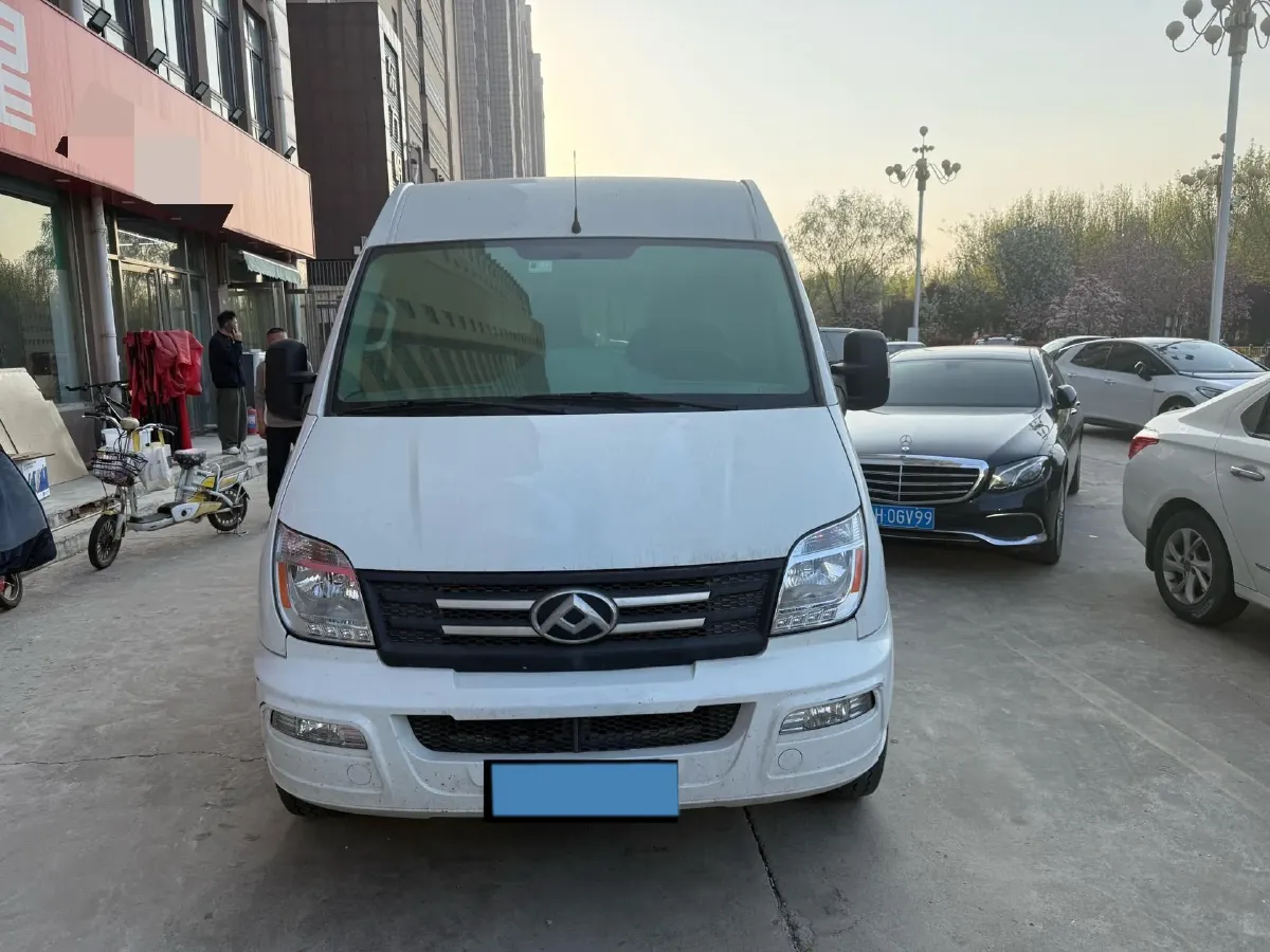 2021 MAXUS XinTu V80 2.0T 127HP L4 6MT,autocango,china used car exporter,china ev exporter,chinese used car exporter,chinese used ev exporter