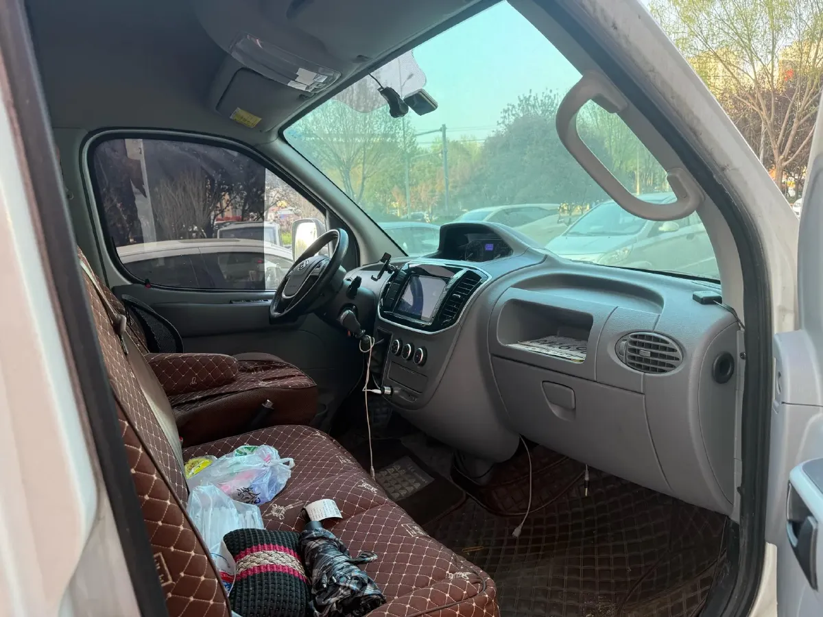 2021 MAXUS XinTu V80 2.0T 127HP L4 6MT,autocango,china used car exporter,china ev exporter,chinese used car exporter,chinese used ev exporter