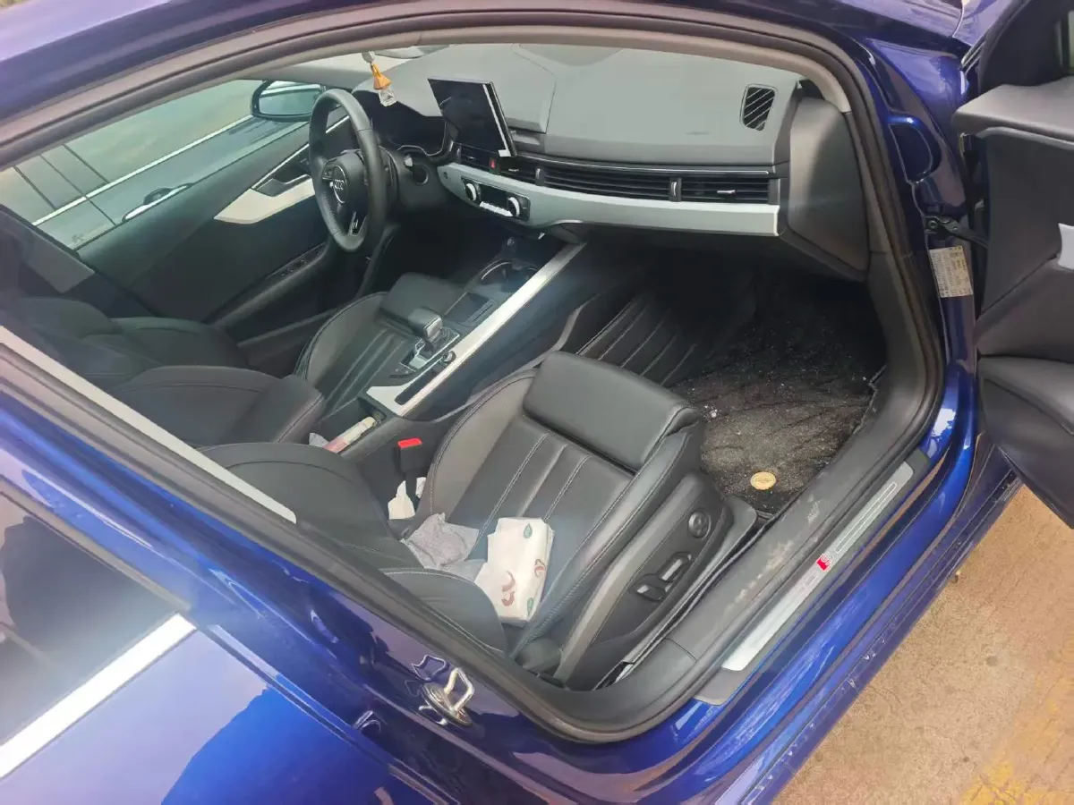 2020 Audi A4L 2.0T 190HP L4 7DCT,autocango,china used car exporter,china ev exporter,chinese used car exporter,chinese used ev exporter