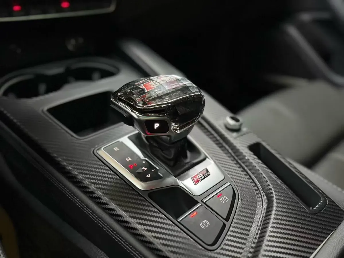 2023 Audi A4L 2.0T 190HP L4 7DCT,autocango,china used car exporter,china ev exporter,chinese used car exporter,chinese used ev exporter